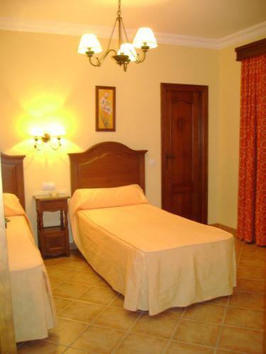 Santa Cruz Hotel ลอสปาลาซิโอส อี บีญาฟรังกา ภายนอก รูปภาพ