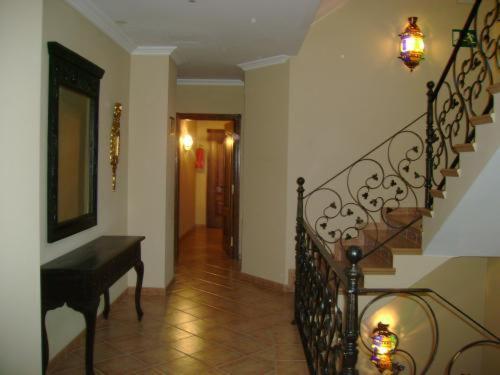 Santa Cruz Hotel ลอสปาลาซิโอส อี บีญาฟรังกา ภายนอก รูปภาพ