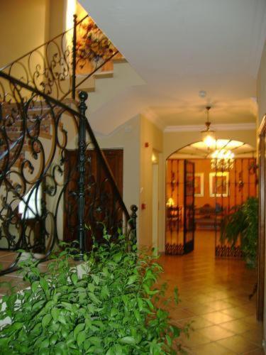 Santa Cruz Hotel ลอสปาลาซิโอส อี บีญาฟรังกา ภายนอก รูปภาพ